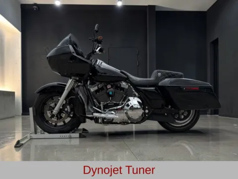 More photos of 2002 Harley-Davidson Road Glide 88 V-Twin at Jeremy Franklin Automotive of Blue Springs, MO