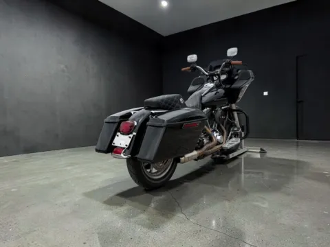 More photos of 2002 Harley-Davidson Road Glide 88 V-Twin at Jeremy Franklin Automotive of Blue Springs, MO