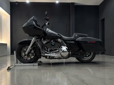 More photos of 2002 Harley-Davidson Road Glide 88 V-Twin at Jeremy Franklin Automotive of Blue Springs, MO