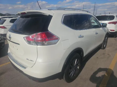 More photos of 2016 Nissan Rogue SL at Jeremy Franklin Automotive of Blue Springs, MO