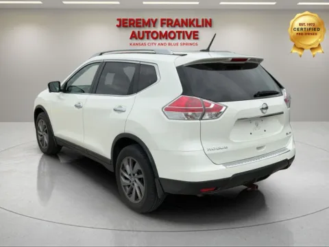 More photos of 2016 Nissan Rogue SL at Jeremy Franklin Automotive of Blue Springs, MO