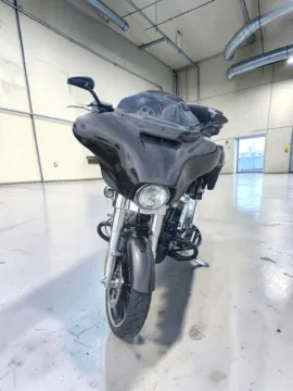 More photos of 2021 Harley-Davidson Touring Street Glide at Jeremy Franklin Automotive of Blue Springs, MO