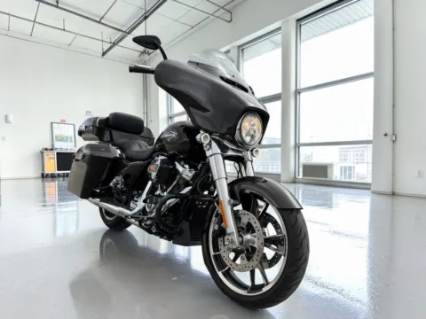 More photos of 2021 Harley-Davidson Street Glide 107 at Jeremy Franklin Automotive of Blue Springs, MO