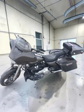 More photos of 2021 Harley-Davidson Touring Street Glide at Jeremy Franklin Automotive of Blue Springs, MO