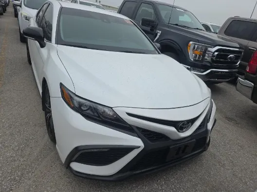 White 2024 Toyota Camry SE for sale in Blue Springs, MO
