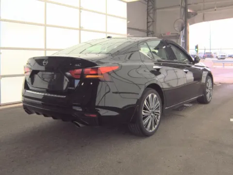 More photos of 2023 Nissan Altima 2.5 SL at Jeremy Franklin Automotive of Blue Springs, MO