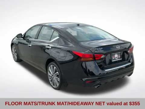 More photos of 2023 Nissan Altima 2.5 SL at Jeremy Franklin Automotive of Blue Springs, MO