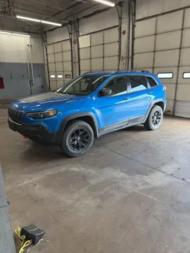 Blue 2020 Jeep Cherokee Trailhawk for sale in Blue Springs, MO