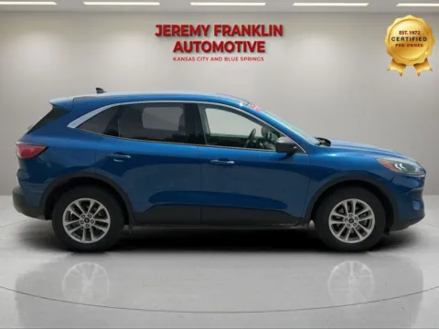 Photos of 2022 Ford Escape Hybrid SE for sale in Blue Springs, MO at Jeremy Franklin Automotive of Blue Springs