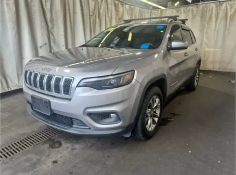 Silver 2020 Jeep Cherokee Latitude Plus for sale in Blue Springs, MO