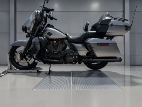 More photos of 2019 Harley-Davidson Electra-Glide CVO at Jeremy Franklin Automotive of Blue Springs, MO