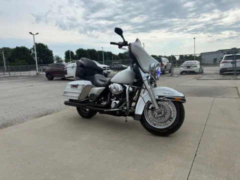 Unknown 2006 Harley-Davidson Electra Glide Ultra Classic for sale in Blue Springs, MO