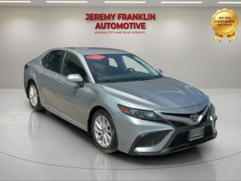 Silver 2024 Toyota Camry SE for sale in Blue Springs, MO
