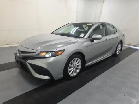 Silver 2024 Toyota Camry SE for sale in Blue Springs, MO