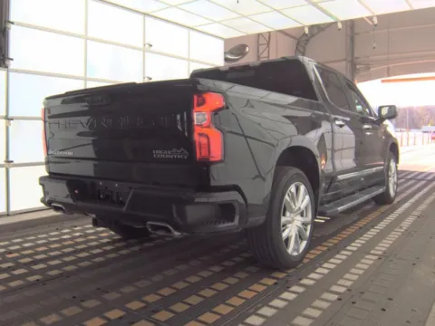 More photos of 2022 Chevrolet Silverado 1500 High Country at Jeremy Franklin Automotive of Blue Springs, MO