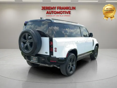 More photos of 2022 Land Rover Defender 110 X-Dynamic SE at Jeremy Franklin Automotive of Blue Springs, MO