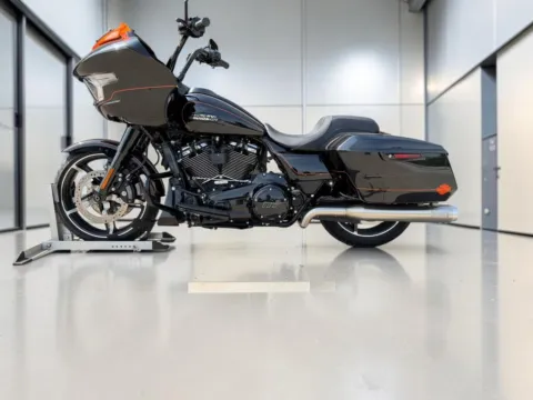 More photos of 2024 Harley-Davidson Road Glide 117 at Jeremy Franklin Automotive of Blue Springs, MO