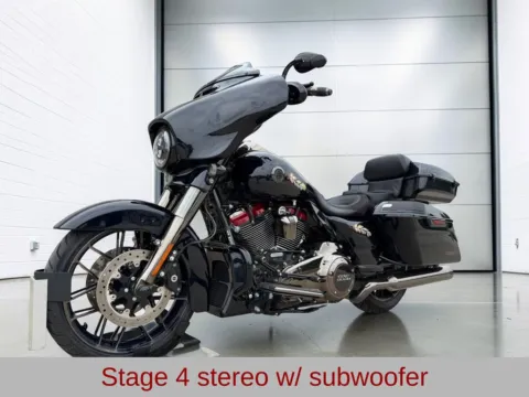More photos of 2022 Harley-Davidson Street Glide CVO at Jeremy Franklin Automotive of Blue Springs, MO