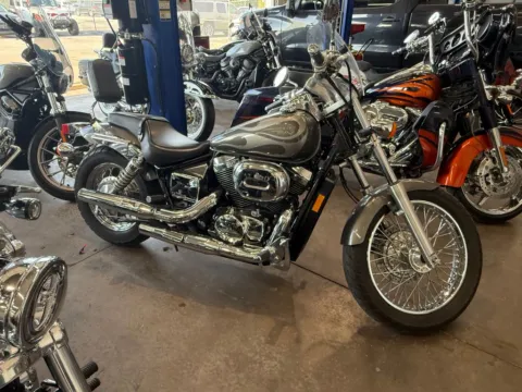 Silver 2006 Honda Shadow VT750DC for sale in Blue Springs, MO