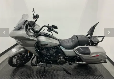 More photos of 2023 Harley-Davidson Road Glide CVO at Jeremy Franklin Automotive of Blue Springs, MO