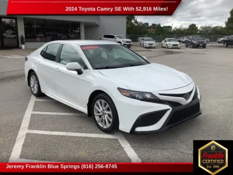 White 2024 Toyota Camry SE for sale in Blue Springs, MO
