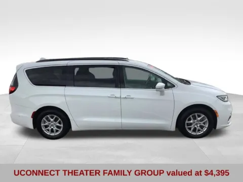Photos of 2022 Chrysler Pacifica Touring L for sale in Blue Springs, MO at Jeremy Franklin Automotive of Blue Springs
