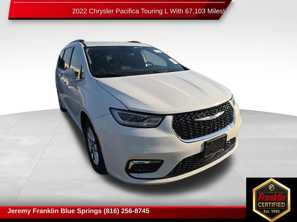 White 2022 Chrysler Pacifica Touring L for sale in Blue Springs, MO