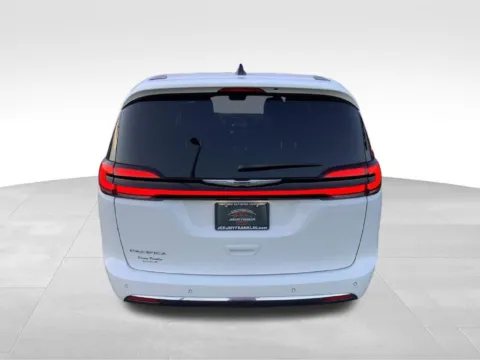 More photos of 2024 Chrysler Pacifica Touring at Jeremy Franklin Automotive of Blue Springs, MO