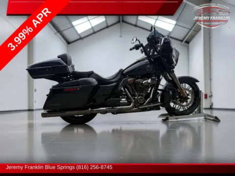 Blue 2022 Harley-Davidson Street Glide CVO for sale in Blue Springs, MO