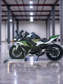More photos of 2022 Kawasaki Ninja 650 at Jeremy Franklin Automotive of Blue Springs, MO