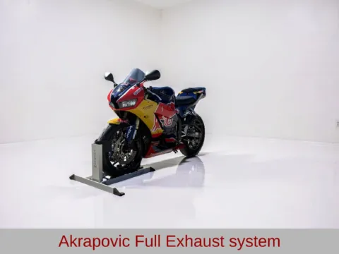 More photos of 2018 Honda CBR 600 RR at Jeremy Franklin Automotive of Blue Springs, MO