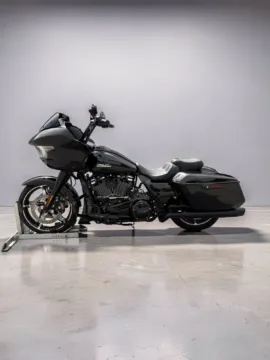 More photos of 2025 Harley-Davidson Road Glide 117 at Jeremy Franklin Automotive of Blue Springs, MO