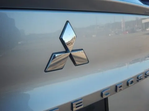 More photos of 2023 Mitsubishi Eclipse Cross SE at Jeremy Franklin Automotive of Blue Springs, MO