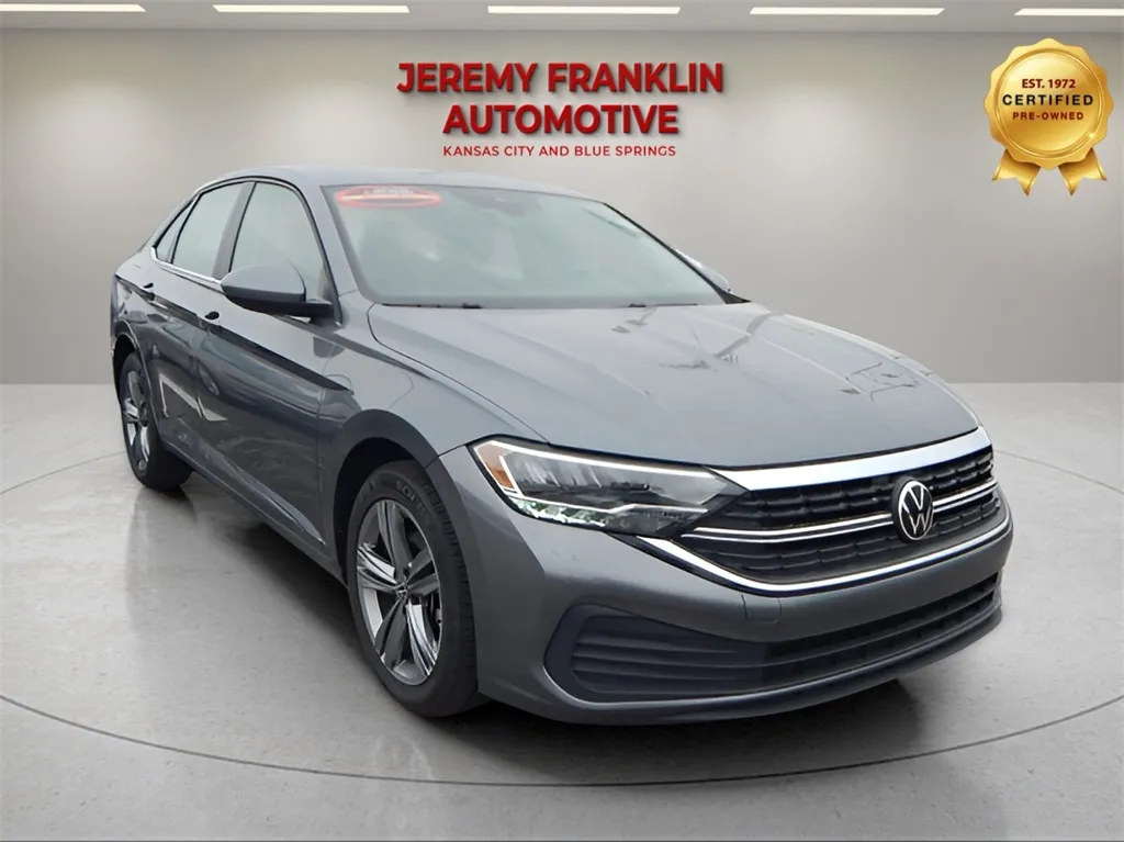 Gray 2024 Volkswagen Jetta 1.5T SE for sale in Blue Springs, MO