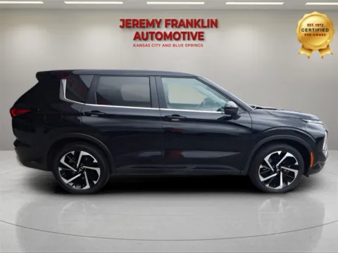 Photos of 2024 Mitsubishi Outlander SE for sale in Blue Springs, MO at Jeremy Franklin Automotive of Blue Springs