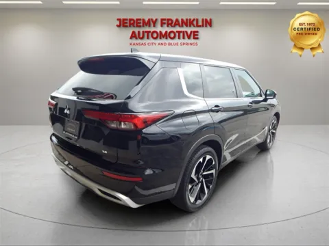 Another view of 2024 Mitsubishi Outlander SE for sale in Blue Springs, MO at Jeremy Franklin Automotive of Blue Springs