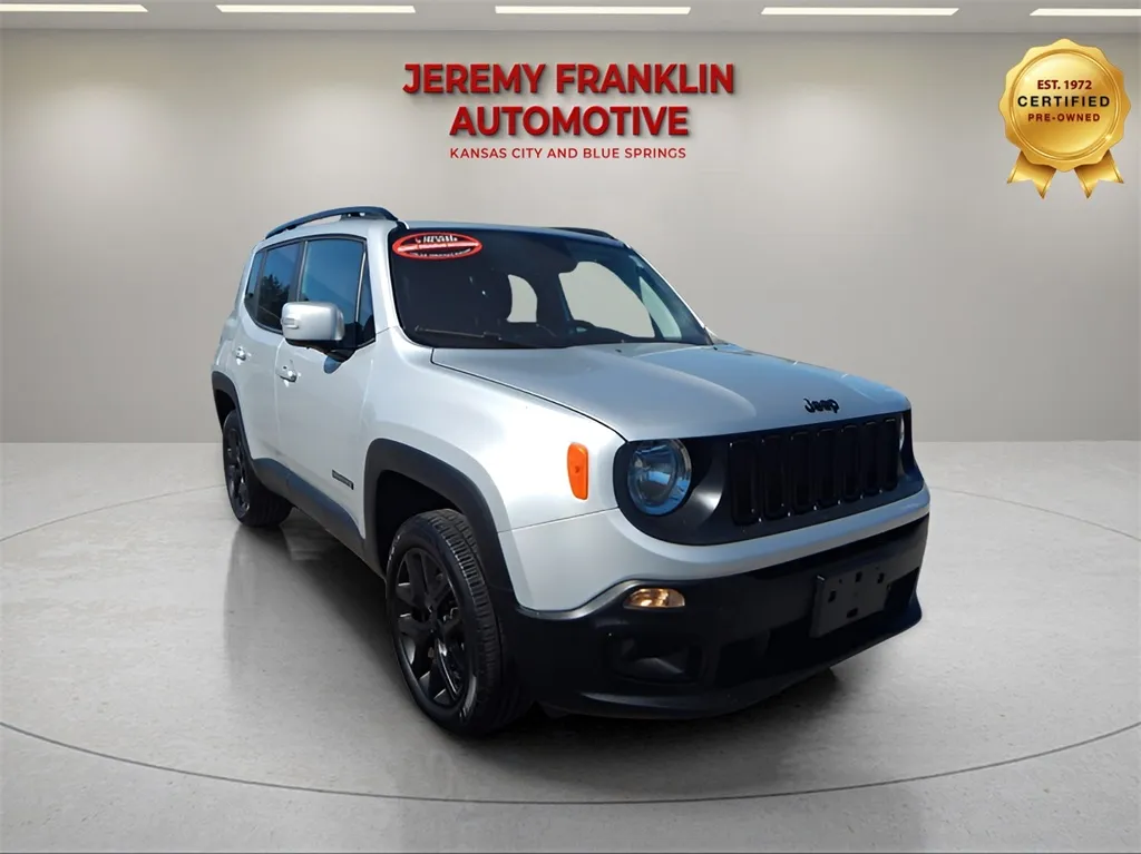 Silver 2018 Jeep Renegade Altitude for sale in Blue Springs, MO