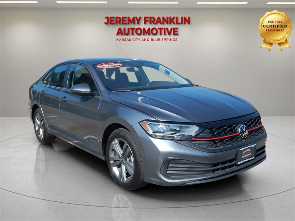 Gray 2024 Volkswagen Jetta 1.5T SE for sale in Blue Springs, MO