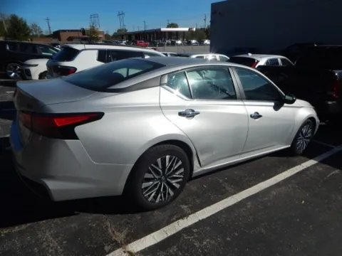 More photos of 2024 Nissan Altima 2.5 SV at Jeremy Franklin Automotive of Blue Springs, MO