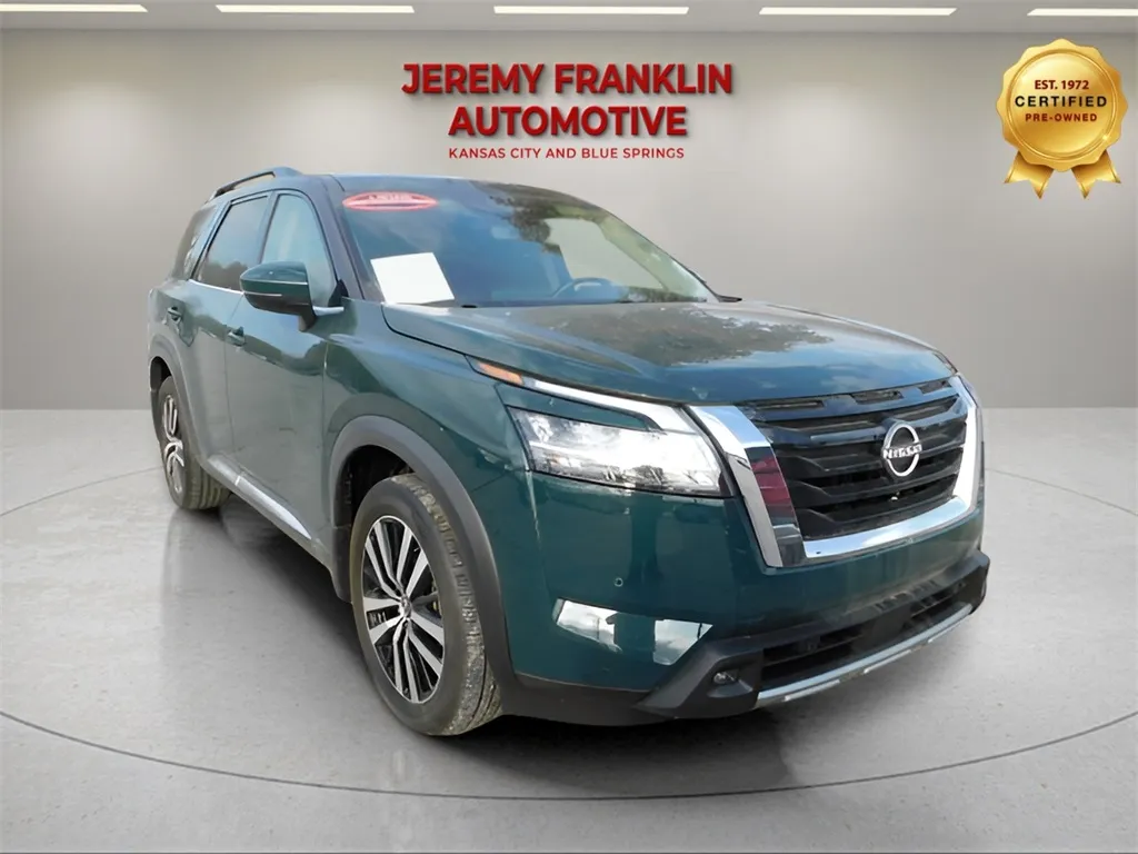 Black 2023 Nissan Pathfinder Platinum for sale in Blue Springs, MO