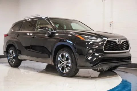 More photos of 2021 Toyota Highlander XLE at Autoplex Atlanta, GA