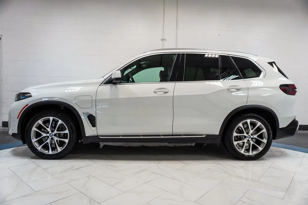 2025 BMW X5 50e - Photo 32