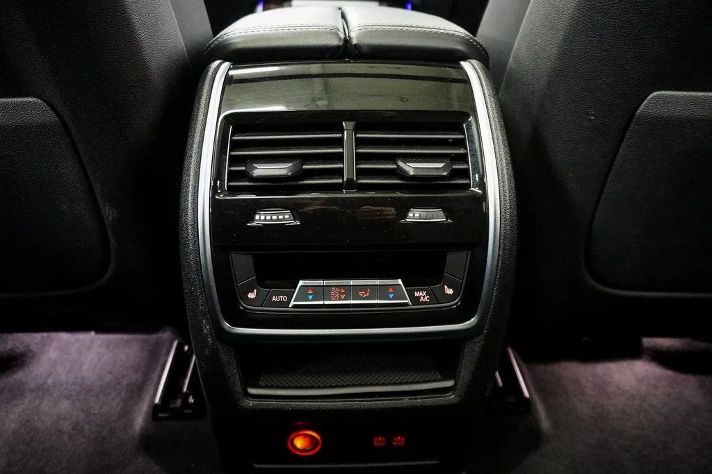 2025 BMW X5 50e - Photo 13