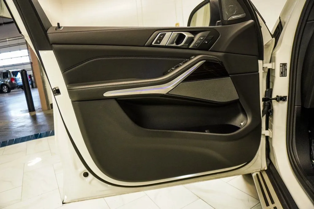 2025 BMW X5 50e - Photo 18