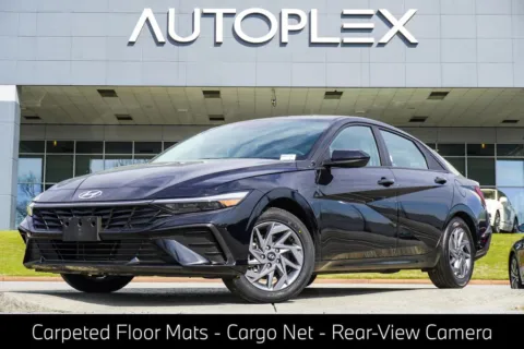 Black 2024 Hyundai Elantra SEL for sale in Duluth, GA