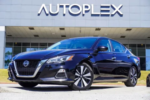 Black 2021 Nissan Altima 2.5 SV for sale in Duluth, GA