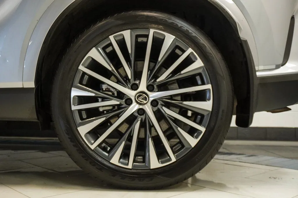2023 Lexus RX 350 - Photo 38