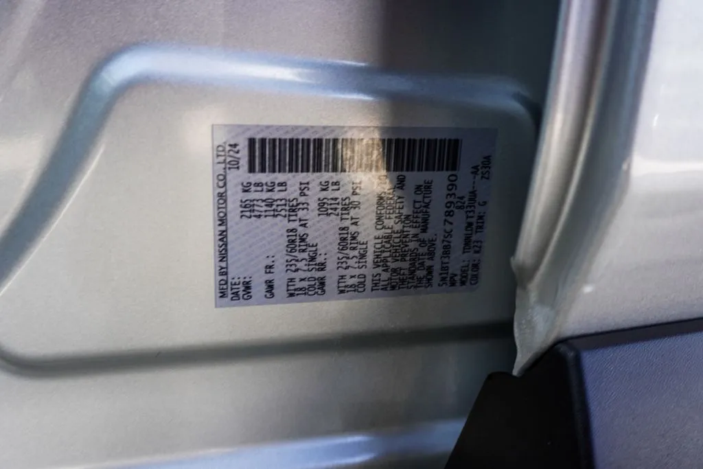 2025 Nissan Rogue SV - Photo 38
