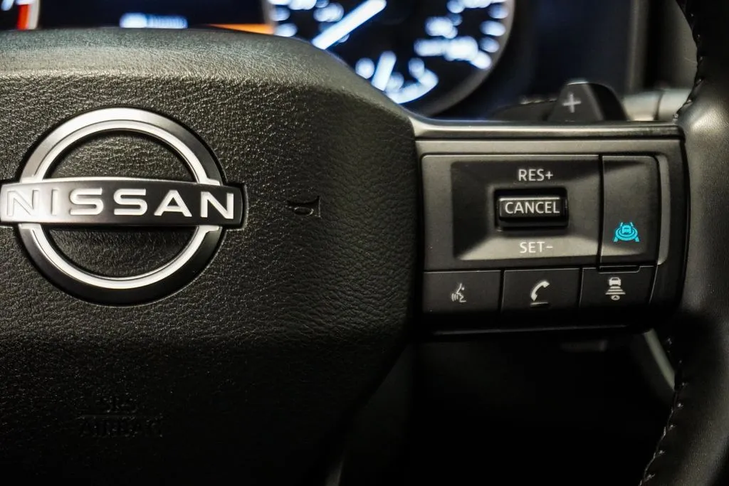 2025 Nissan Rogue SV - Photo 14