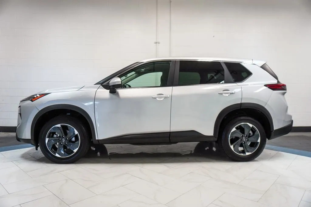 2025 Nissan Rogue SV - Photo 30